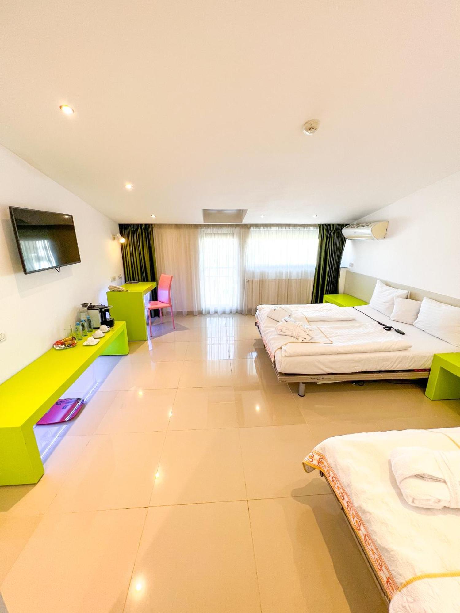 Christina Hotel Bucharest Luaran gambar