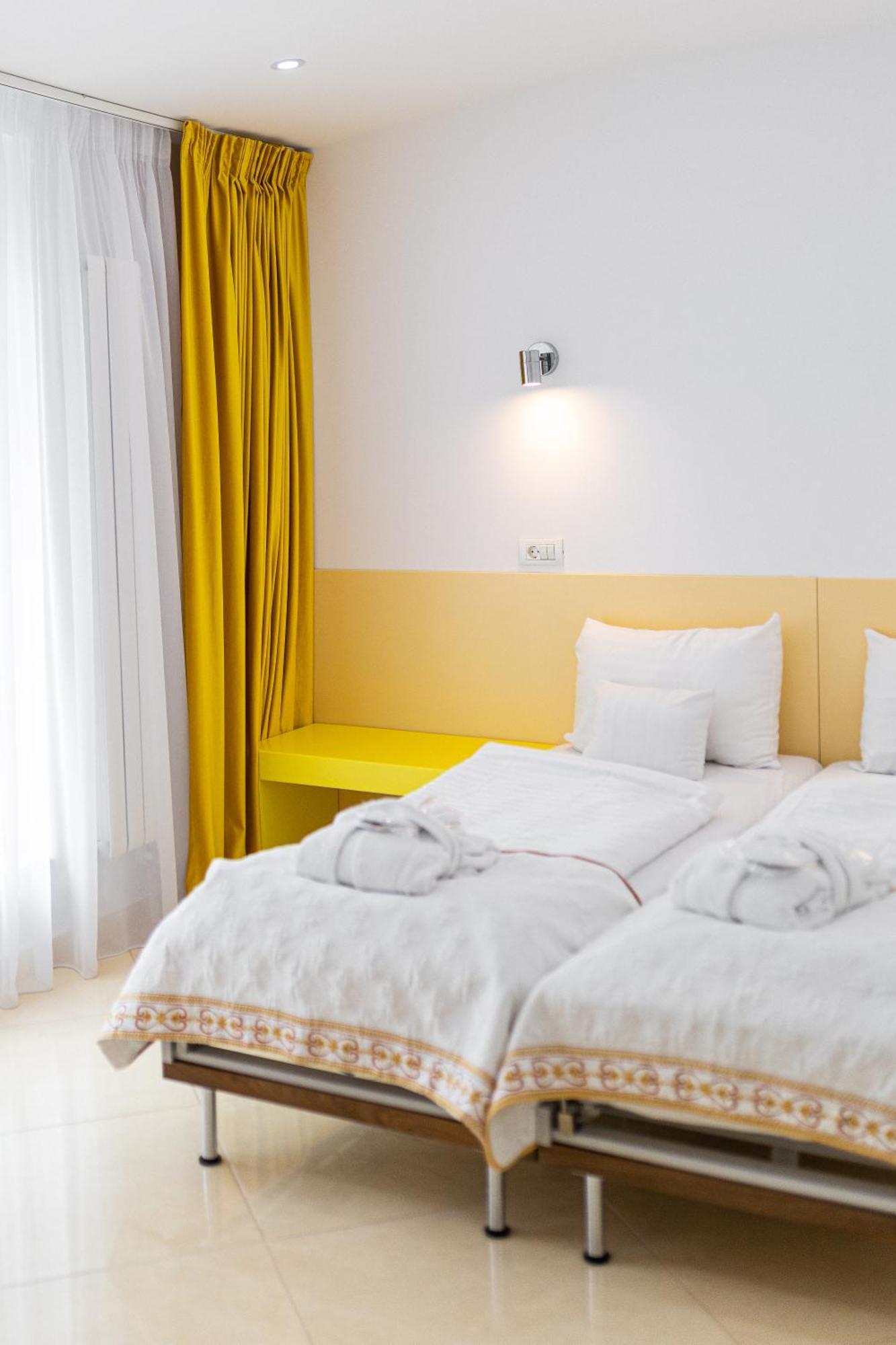 Christina Hotel Bucharest Luaran gambar